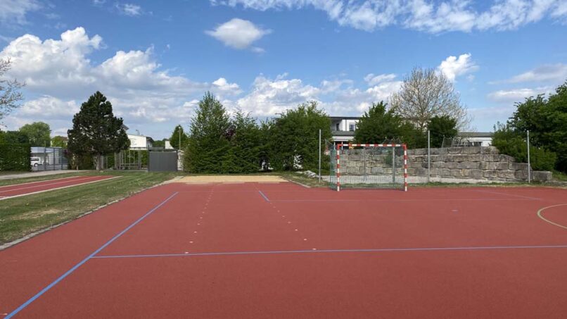 Welsch und Egger Landschaftsarchitekten Bauherr: schwäbisches Förderzentrum für Hörgeschädigte Augsburg GmbH Projekt: Sanierungsmaßnahme Schulfreianlage + Sportanlage