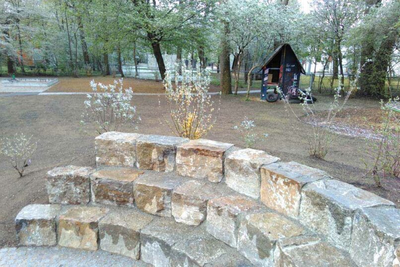 Welsch und Egger Landschaftsarchitekten Bauherr: Landeshauptstadt München Projektort: Wegenerstrasse Projekt: Neubau Kinderhaus und Jugendtreff am Harthof