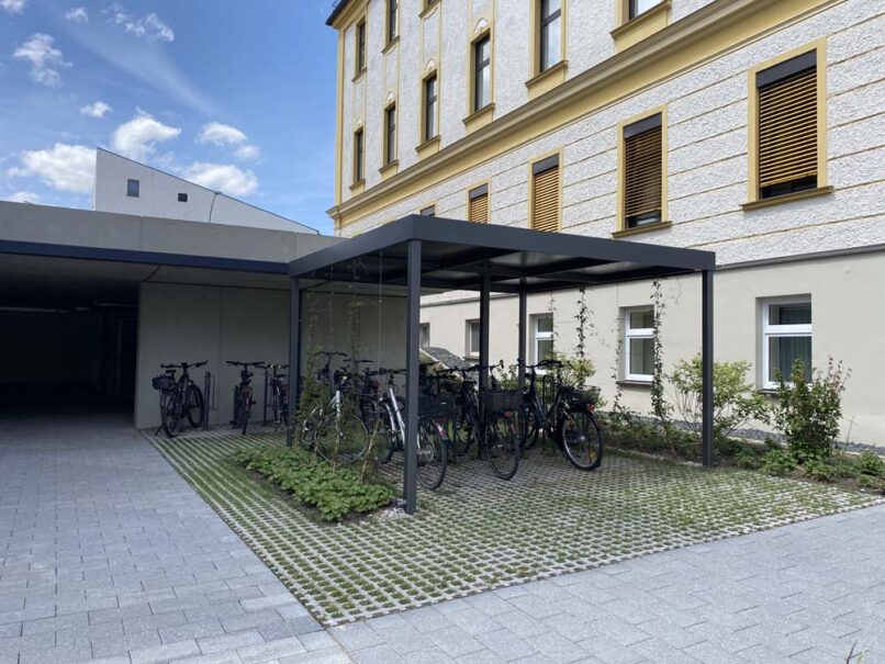 Welsch und Egger Landschaftsarchitekten Auftraggeber: Regens Wagner Dillingen Architekturbüro : Haindl + Kollegen Architekten Projekt: Neubau der Direktion in Dillingen an der Donau