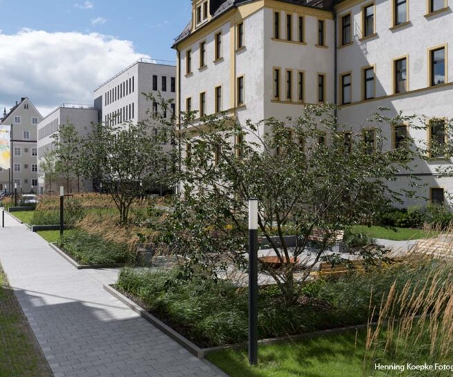 Welsch und Egger Landschaftsarchitekten Auftraggeber: Regens Wagner Dillingen Architekturbüro : Haindl + Kollegen Architekten Projekt: Neubau der Direktion in Dillingen an der Donau