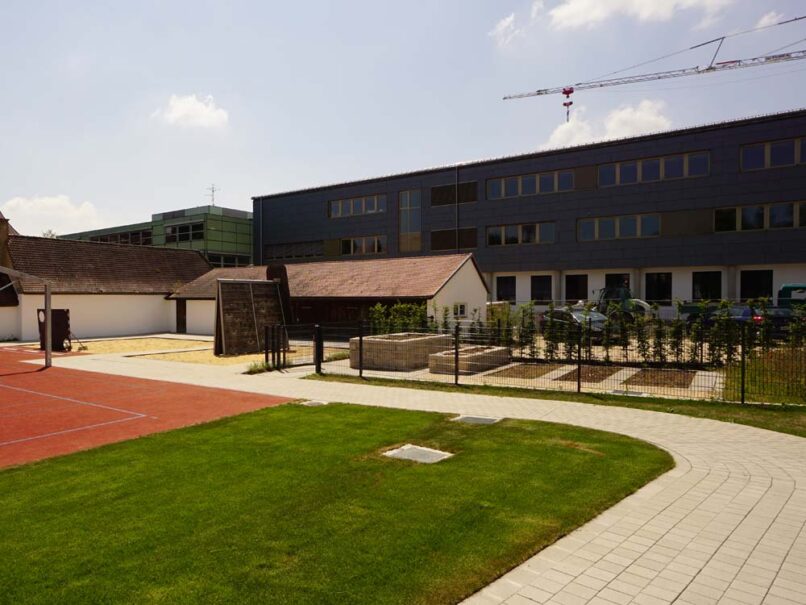 Welsch und Egger Landschaftsarchitekten Auftraggeber: Regens Wagner Dillingen Ausführungsort: Dillingen Projekt: Sanierung Allwetterplatz