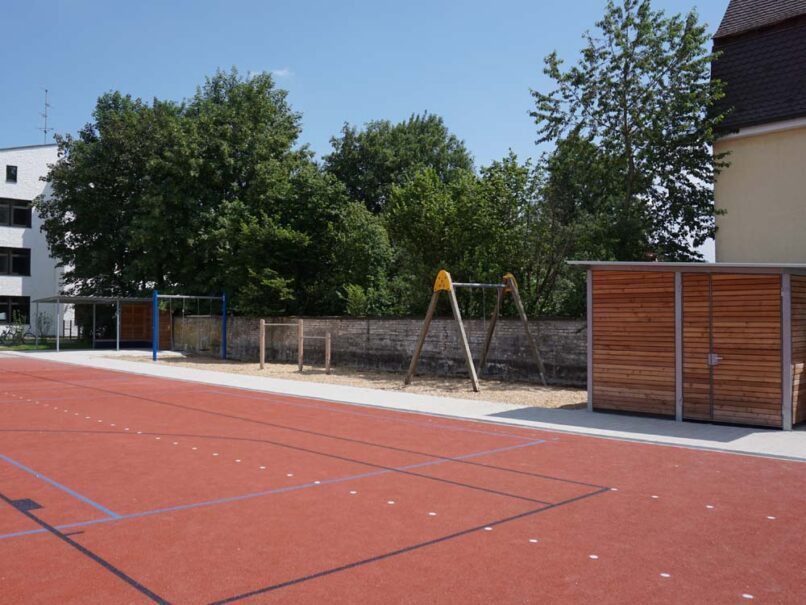 Welsch und Egger Landschaftsarchitekten Auftraggeber: Regens Wagner Dillingen Ausführungsort: Dillingen Projekt: Sanierung Allwetterplatz