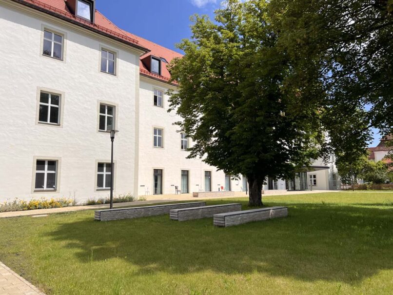 Welsch und Egger Landschaftsarchitekten Auftraggeber: Regens Wagner Erlkam Ausführungsort: Rottenbuch Projekt: Neugestaltung Innenhof