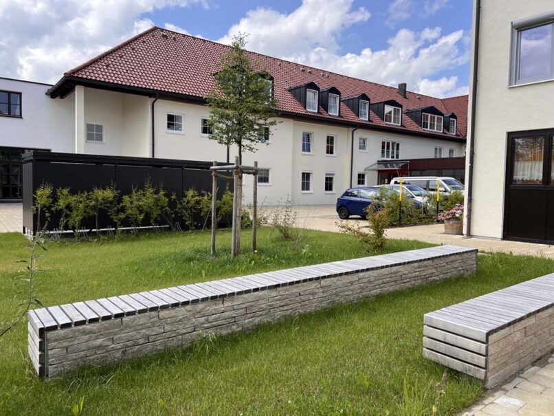 Welsch und Egger Landschaftsarchitekten Auftraggeber: Regens Wagner Erlkam Ausführungsort: Rottenbuch Projekt: Neugestaltung Innenhof