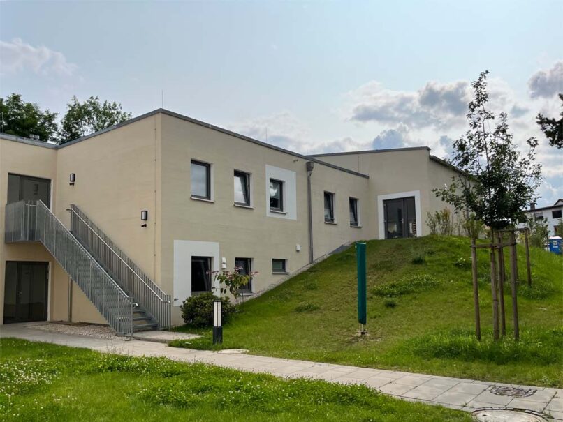 Welsch und Egger Landschaftsarchitekten Auftraggeber: Regens Wagner Holnstein Ausführungsort: Parsberg Architekturbüro : Haindl + Kollegen Architekten Projekt: Neubau Wohnheim für Menschen mit Behinderung