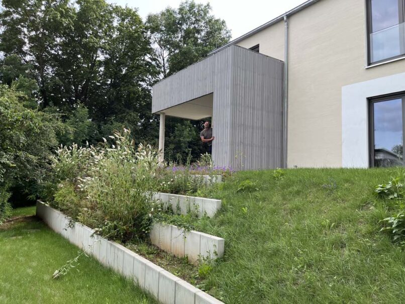 Welsch und Egger Landschaftsarchitekten Auftraggeber: Regens Wagner Holnstein Ausführungsort: Parsberg Architekturbüro : Haindl + Kollegen Architekten Projekt: Neubau Wohnheim für Menschen mit Behinderung