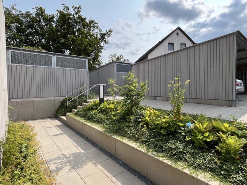 Welsch und Egger Landschaftsarchitekten Auftraggeber: Regens Wagner Holnstein Ausführungsort: Parsberg Architekturbüro : Haindl + Kollegen Architekten Projekt: Neubau Wohnheim für Menschen mit Behinderung