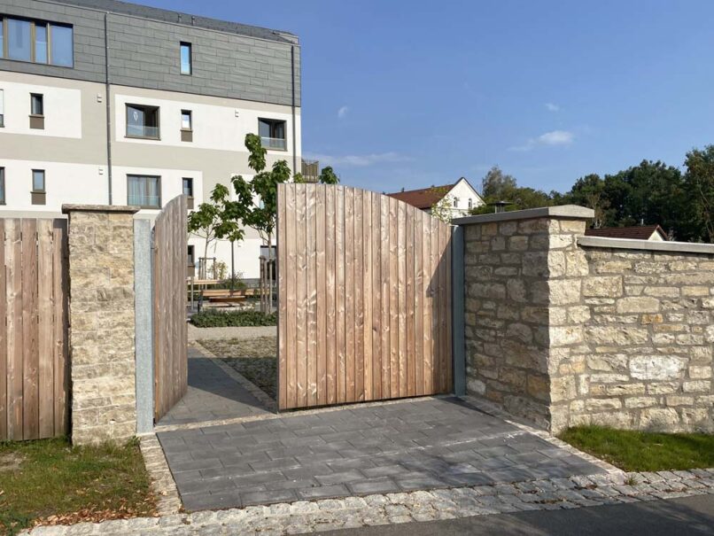 Welsch und Egger Landschaftsarchitekten Auftraggeber: Regens Wagner Lauterhofen Architekturbüro : Haindl + Kollegen Architekten Projekt: Neubau eines Pflegewohnheimes für 24 Schwestern und 12 Menschen mit Behinderung