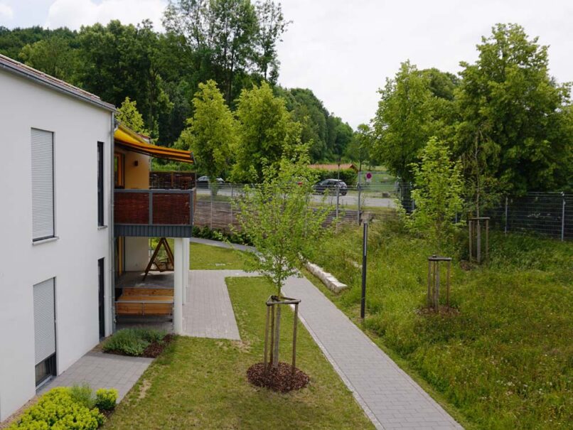 Welsch und Egger Landschaftsarchitekten Auftraggeber: Regens Wagner Michelfeld Ausführungsort: Koenigstein Architektenteam: em.Architekten GmbH Projekt: Neubau Wohnheim und Foerderstaette für Menschen mit Behinderung