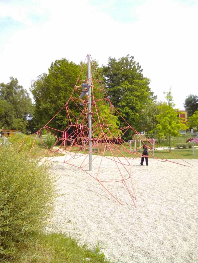 Welsch und Egger Landschaftsarchitekten Bauherr: Regens Wagner Stiftung Zell Projekt: Begegnungspark Zell mit blindengerechter Hauptwegeführung
