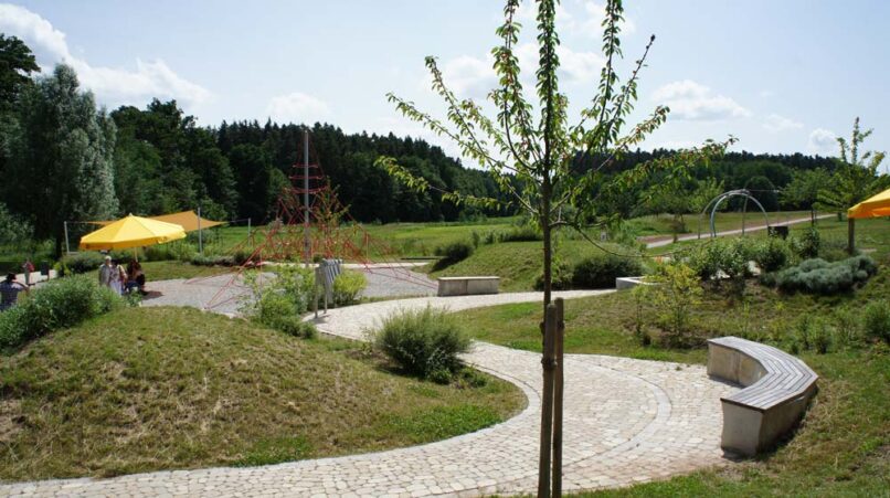 Welsch und Egger Landschaftsarchitekten Bauherr: Regens Wagner Stiftung Zell Projekt: Begegnungspark Zell mit blindengerechter Hauptwegeführung