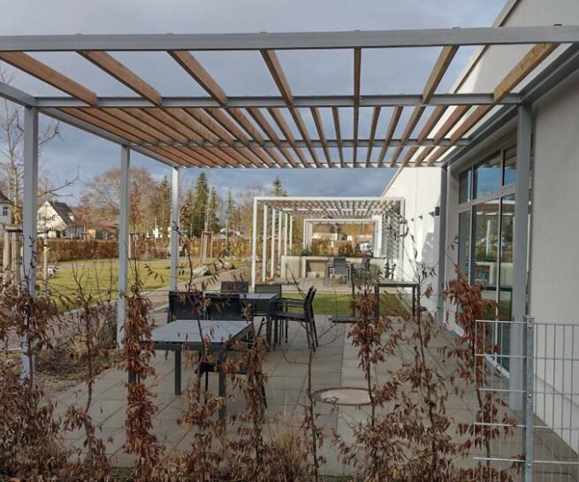 Welsch und Egger Landschaftsarchitekten Auftraggeber: Regens Wagner Glött Architekturbüro : Haindl + Kollegen Architekten Projekt: Neubau einer Tageseinrichtung für Menschen mit Behinderung nach Erwerbstätigkeit (TENE) mit 30 Plätzen