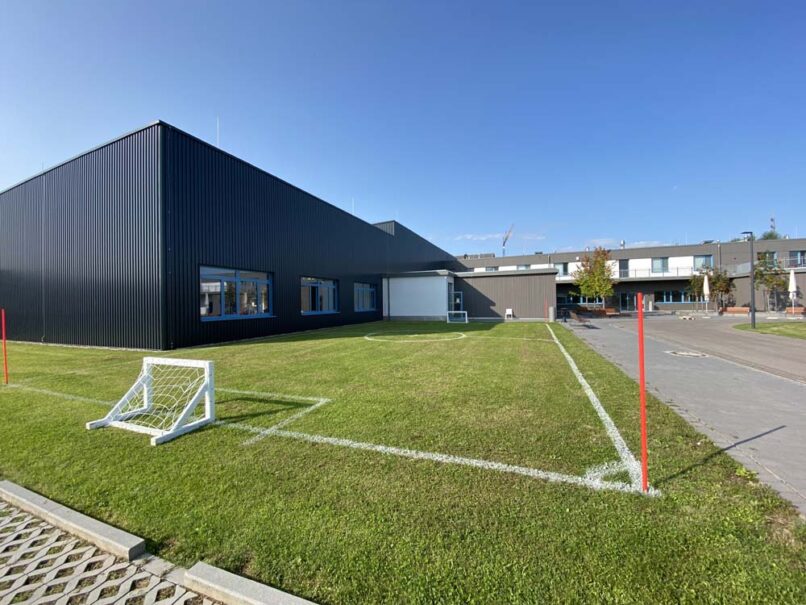 Welsch und Egger Landschaftsarchitekten Auftraggeber: Regens Wagner Hohenwart Ausführungsort: Pfaffenhofen an der Ilm Architekturbüro : Haindl + Kollegen Architekten Projekt: Neubau einer Werkstätte für Menschen mit Behinderung (WfbM) mit 72 Plätzen und einer Förderstätte mit 36 Plätzen