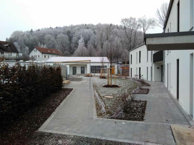 Welsch und Egger Landschaftsarchitekten Bauherr: Regens Wagner Michelfeld: Projekt: Neubau eines Wohnheims und einer Förderstätte für je 24 Menschen mit Behinderung in Königstein