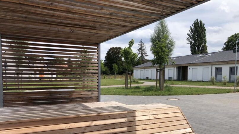 Welsch und Egger Landschaftsarchitekten Bauherr: Regens Wagner Stiftung Absberg Projekt: Neubau einer Freianlage für 2 Wohnheime und eine Förderstätte für je 10 und 24 Menschen mit Behinderung in Langlau